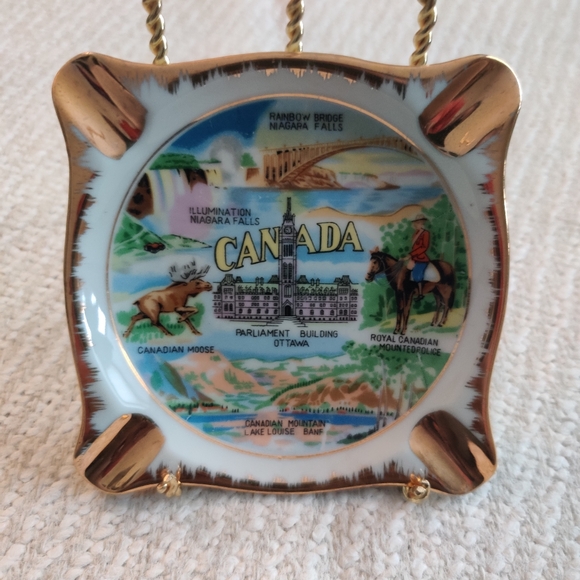 Vintage Canadian Souvenir Fine China  3V3542 Handprinted Ceramic Ashtray by GC - Picture 5 of 6